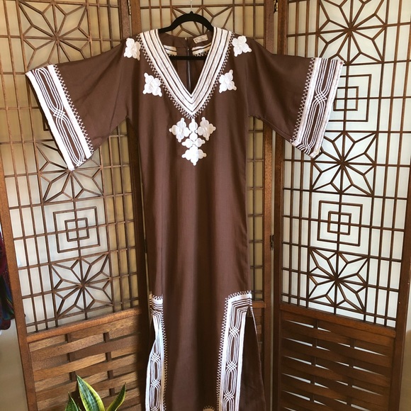 American Vintage Dresses & Skirts - 🤎 Beautiful brown 70s embroidered caftan 🤎